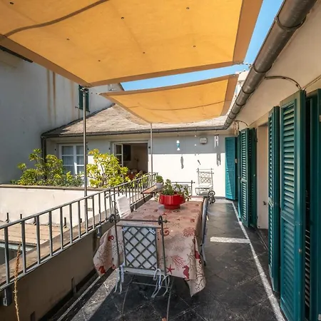 Attico Palazzo Giustiniani Frühstückspension 3*